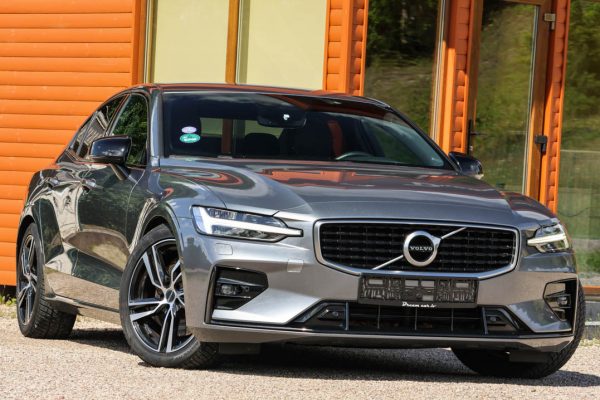 - Pārdots Volvo S60 R-Design   2.0T5 - 250zs     