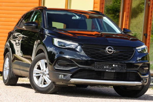 Opel Grandland X  1.2 TURBO - 131zs 