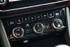 Skoda Superb Laurin & Klement 2.0Tdi - 150zs — papildu attēls