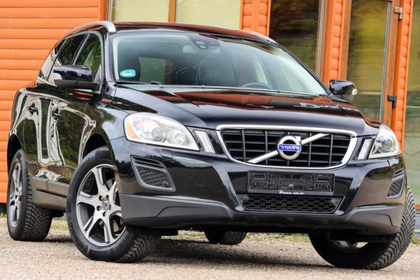 XC60 Summum  2.0D3 - 163zs   (Volvo piecu cilindru dzinējs)