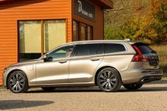 Volvo V60 Inscription Plug in Hybrid  2.0T6 186kw-251zs  Benzīns /elektrība — papildu attēls