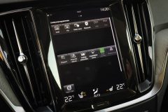 Volvo V60 Inscription Plug in Hybrid  2.0T6 186kw-251zs  Benzīns /elektrība — papildu attēls